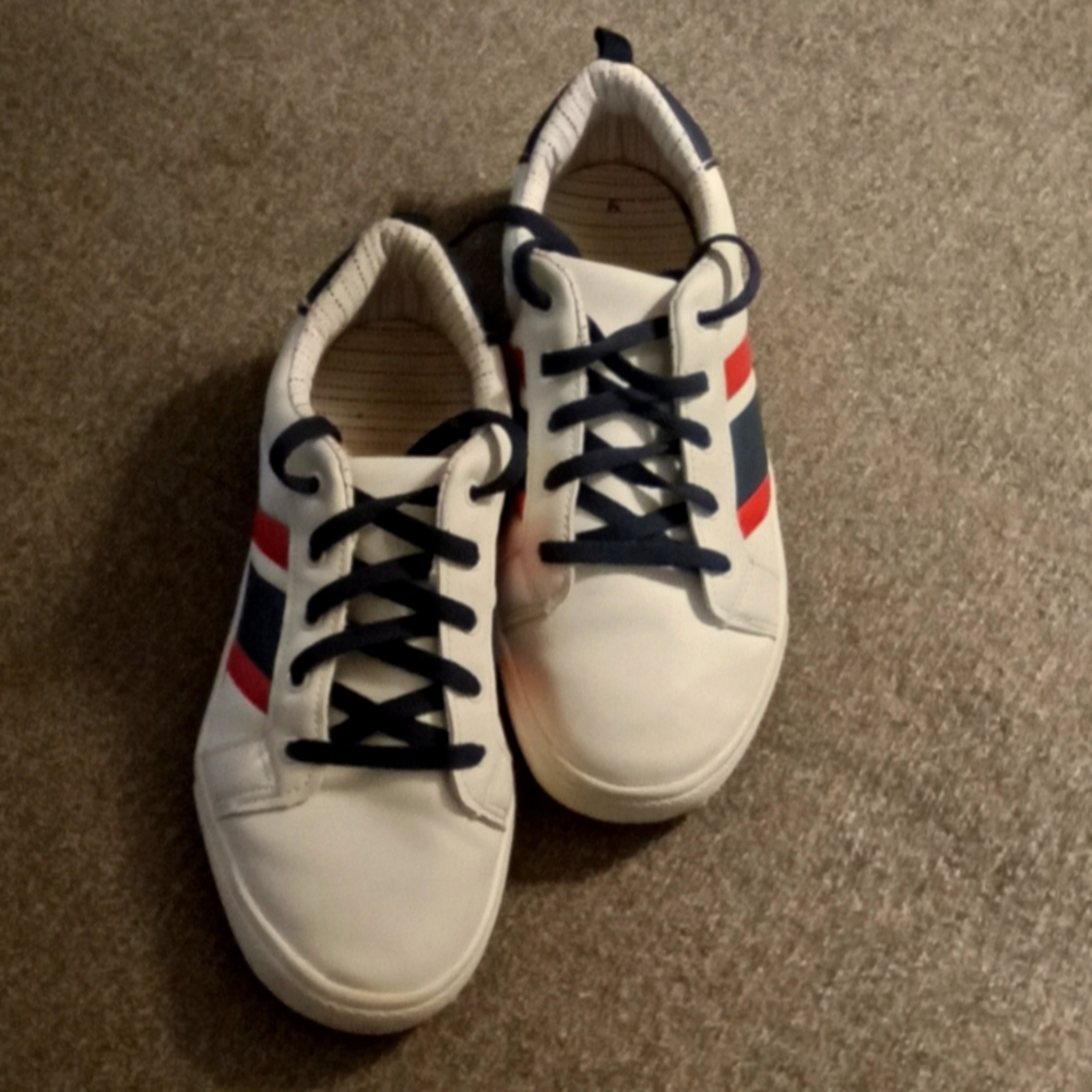 Wonder Nation Sneakers Youth size 6